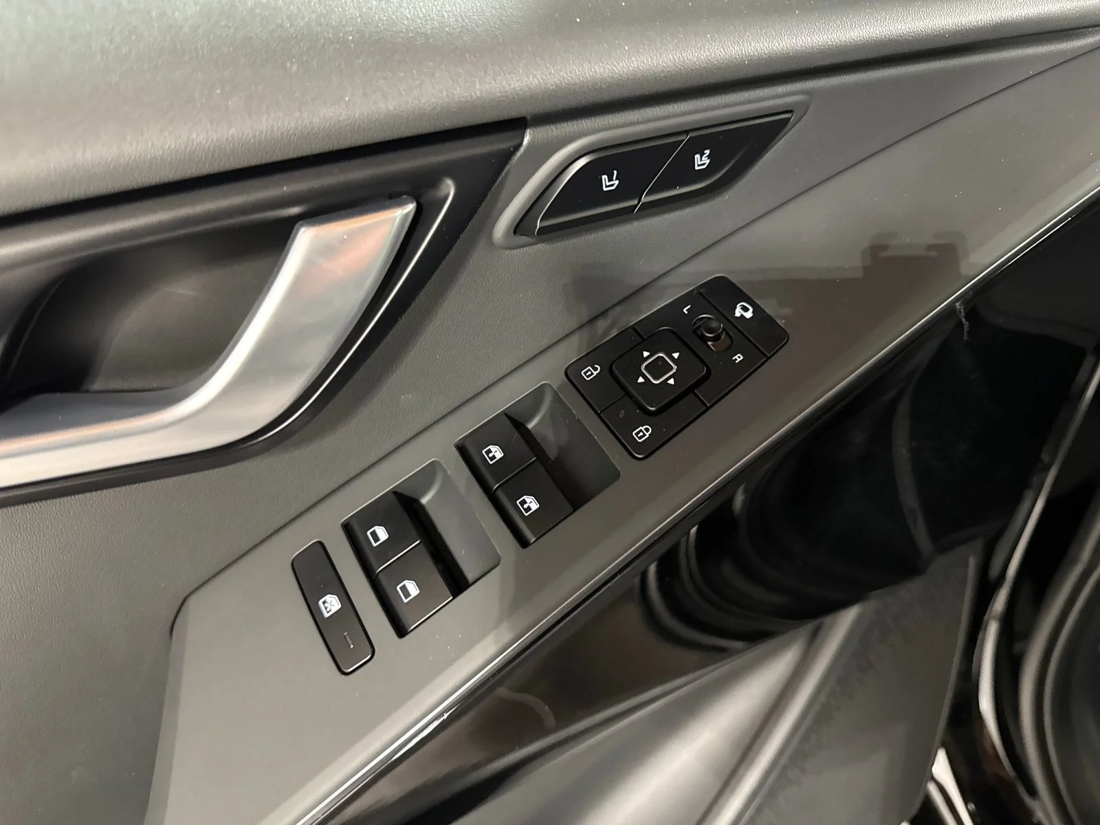New 2026 Aurora Black Pearl Kia Wave image 16