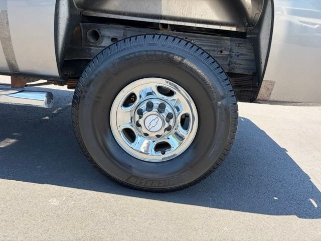 Used 2008 Gray Chevrolet LT image 10