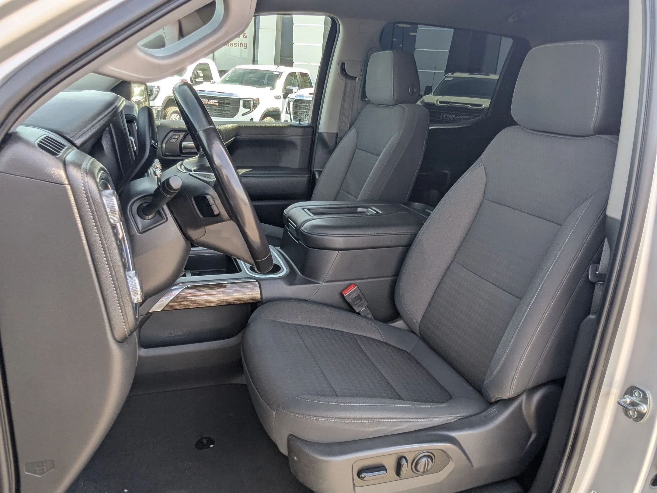 Used 2021 Quicksilver Metallic GMC Elevation image 15