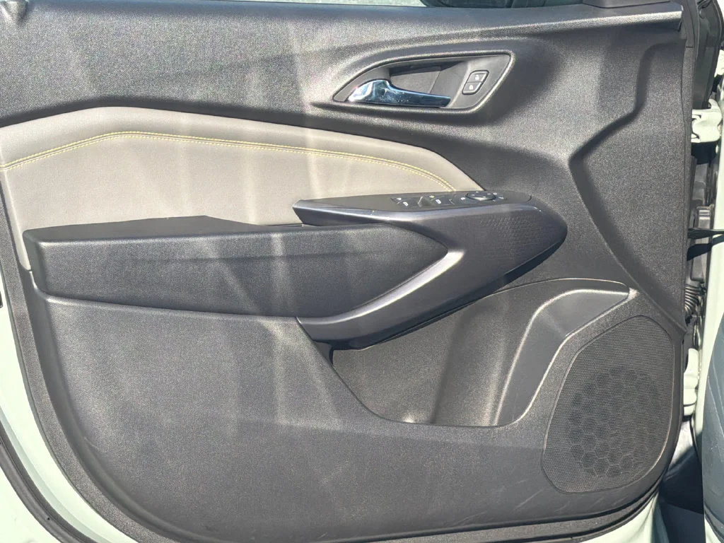 Used 2025 Green Chevrolet ACTIV image 10