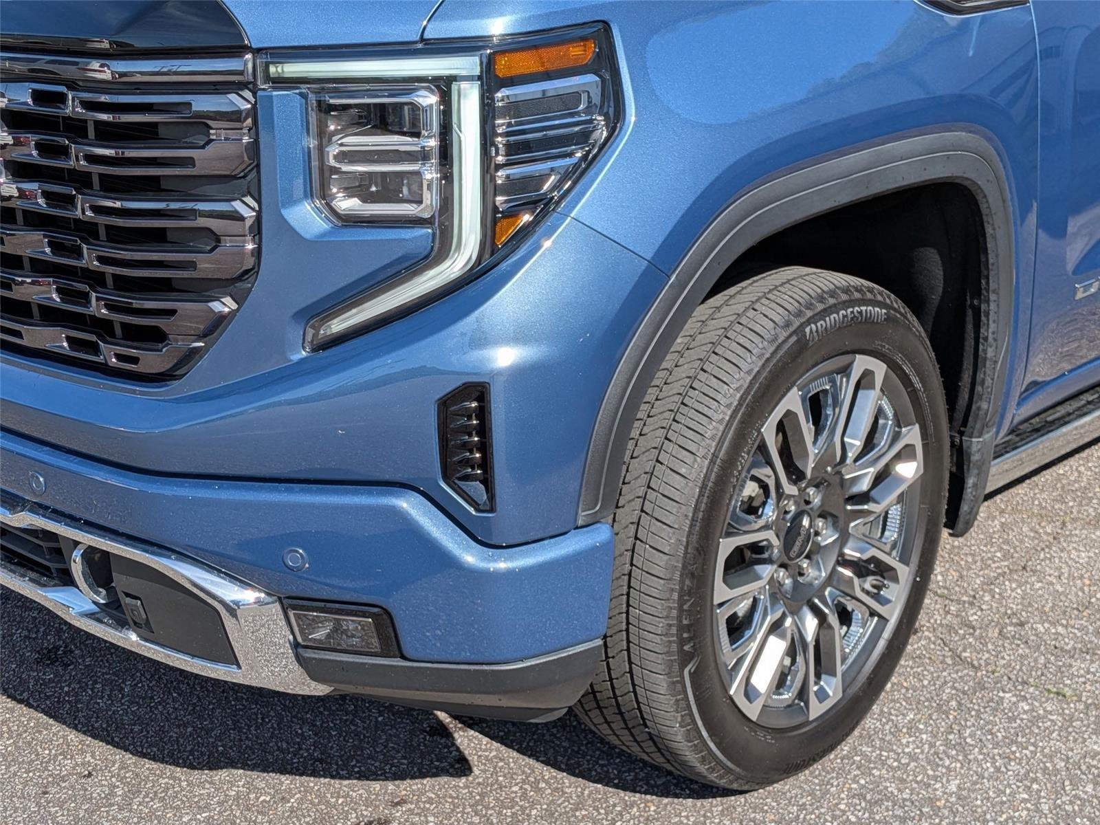 Used 2025 Downpour Metallic GMC Denali Ultimate image 9