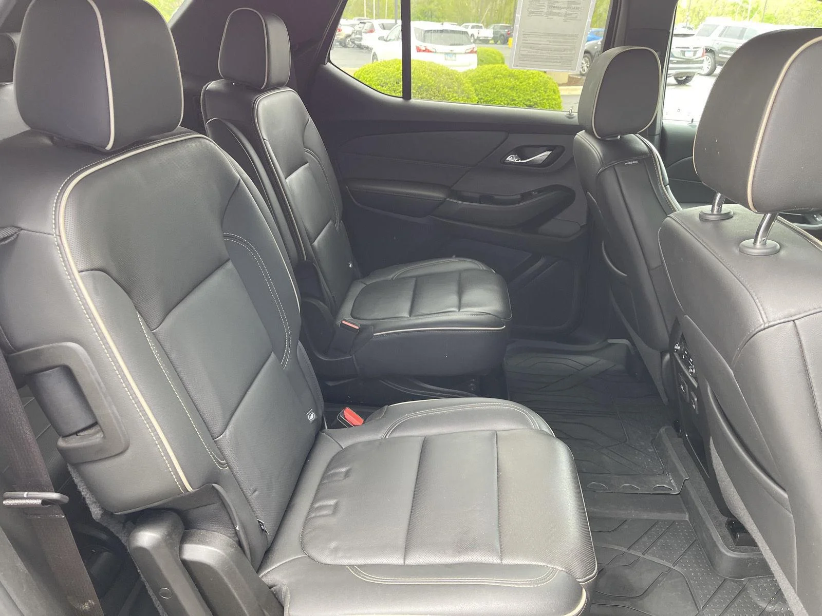 Used 2023 Iridescent Pearl Tricoat Chevrolet Premier image 43
