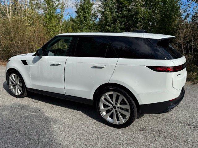 New 2027 Fuji White Land Rover SE image 7