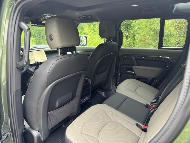 New 2026 Woolstone Green LAND ROVER X-Dynamic SE image 12