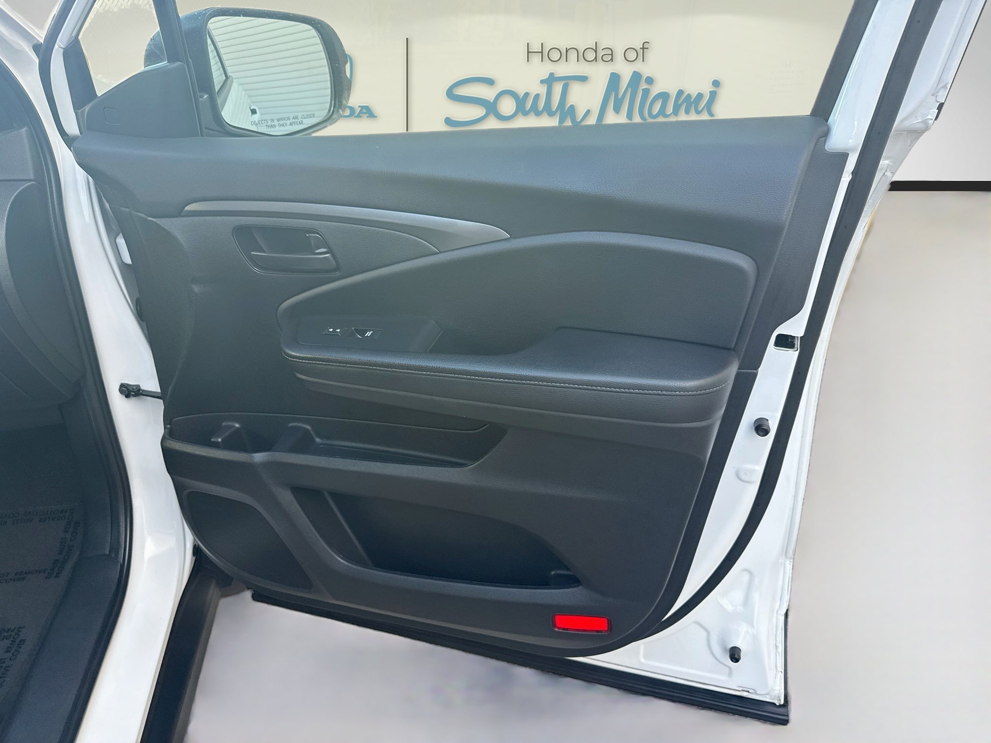Used 2023 White Honda EX-L image 33