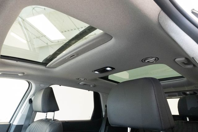 Used 2023 White Hyundai Limited image 5