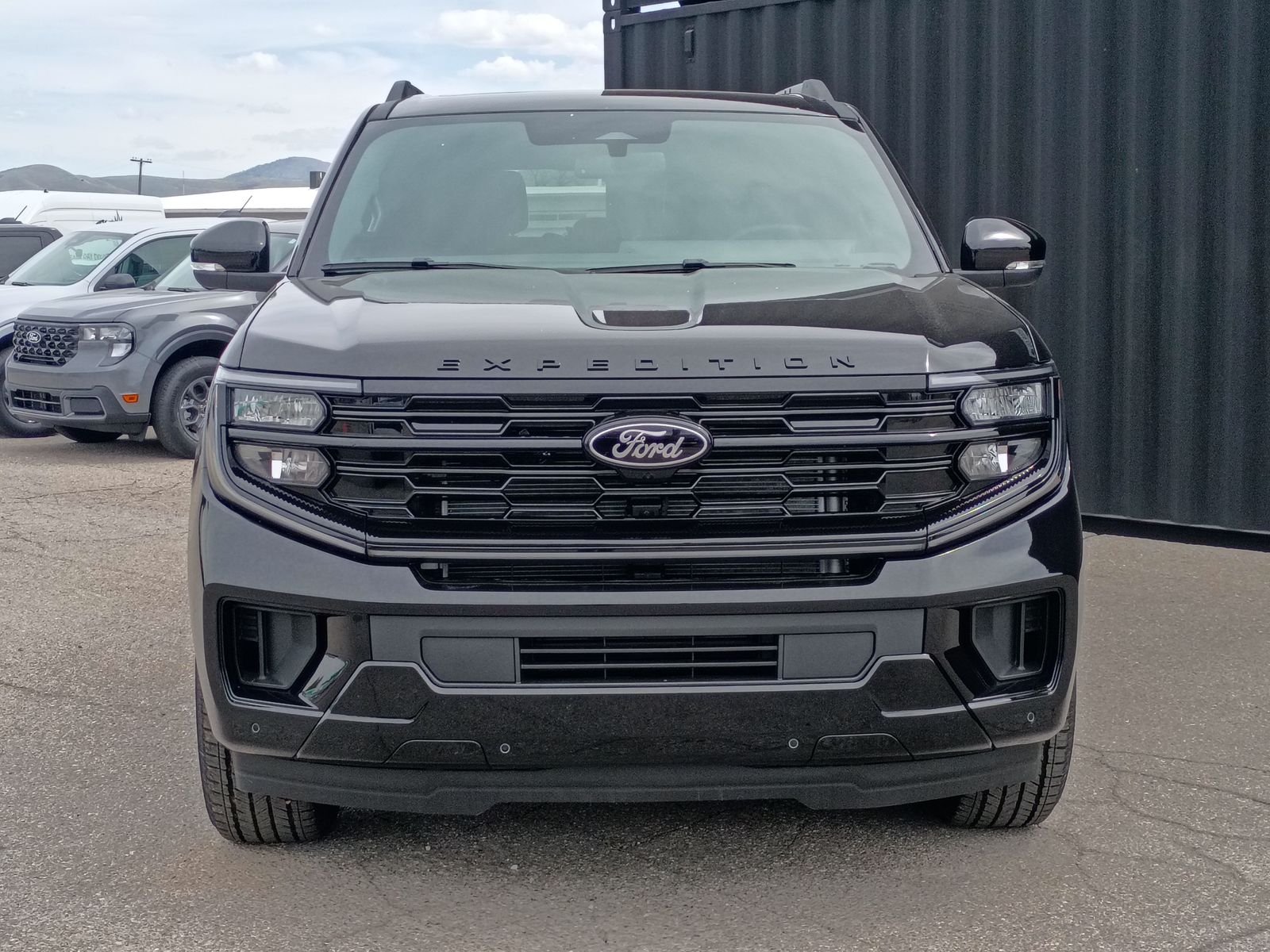View vehicle photo 2