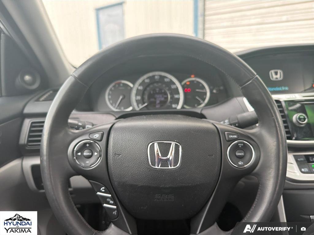 Used 2014 Alabaster Silver Metallic Honda EX-L image 14