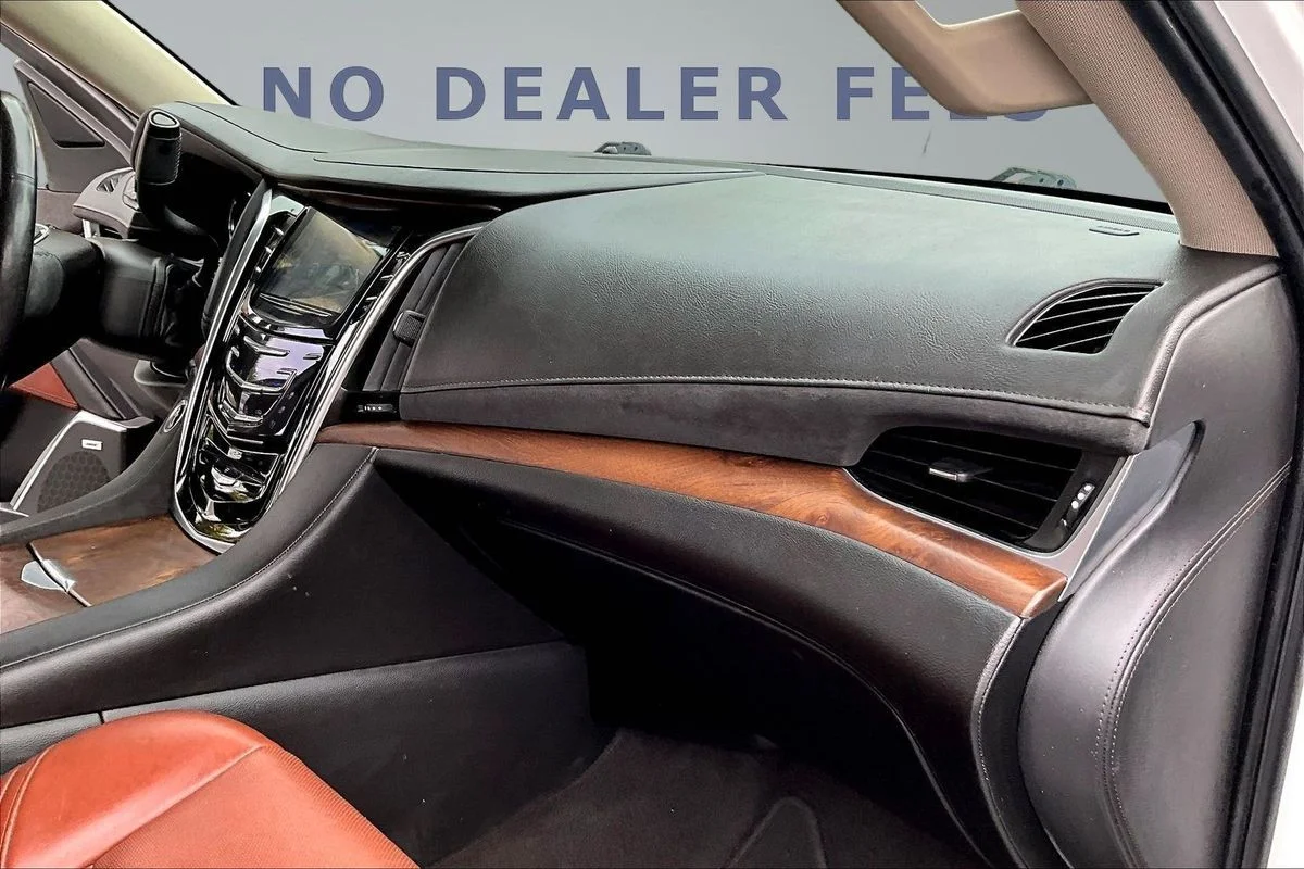 Used 2020 White Cadillac Luxury image 25