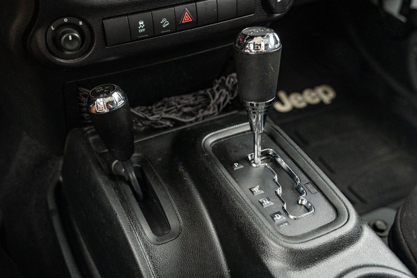 Certified Used 2018 White Jeep Unlimited Sport image 27