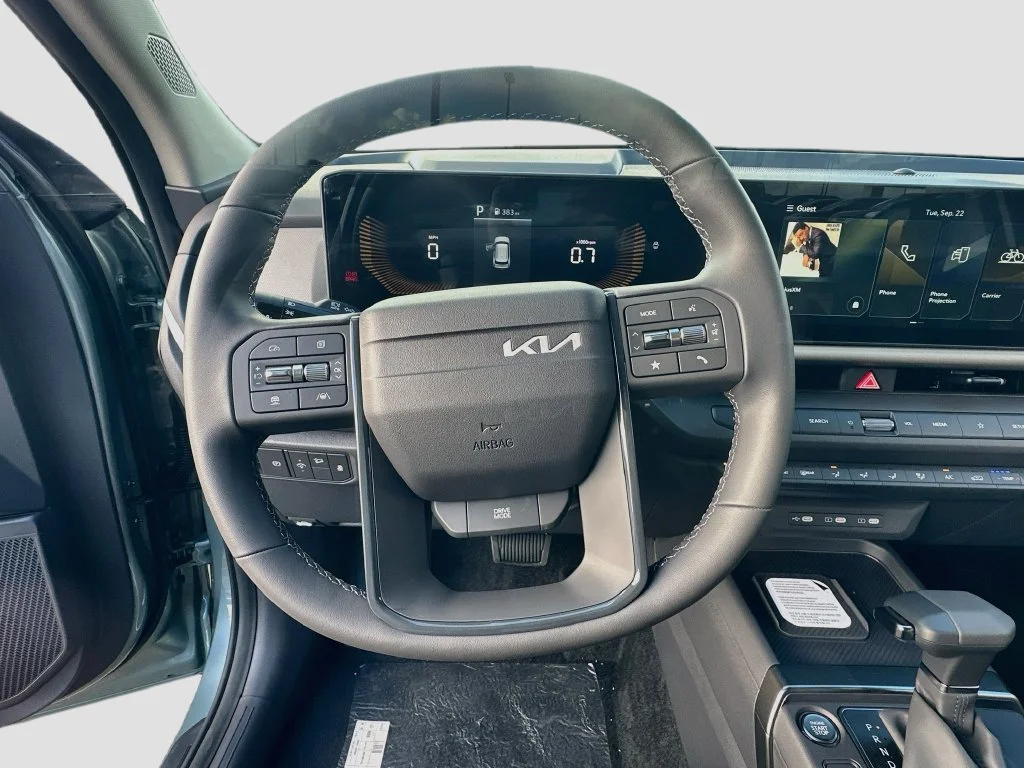 New 2027 Iceberg Green Kia S image 11