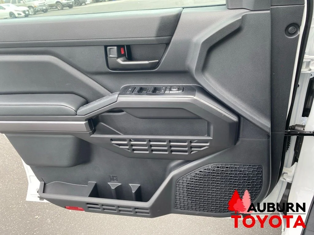 2026 Toyota Tacoma SR5 - Photo 25