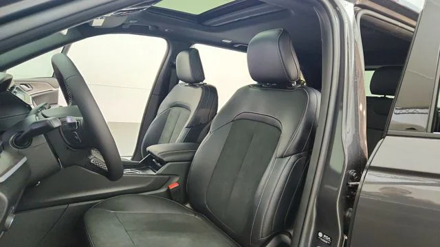 New 2026 Baltic Gray Metallic Clearcoat Jeep Altitude image 19