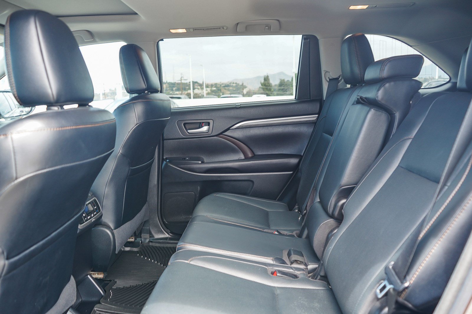 Certified Used 2017 Toasted Walnut Pearl Toyota Limited image 18