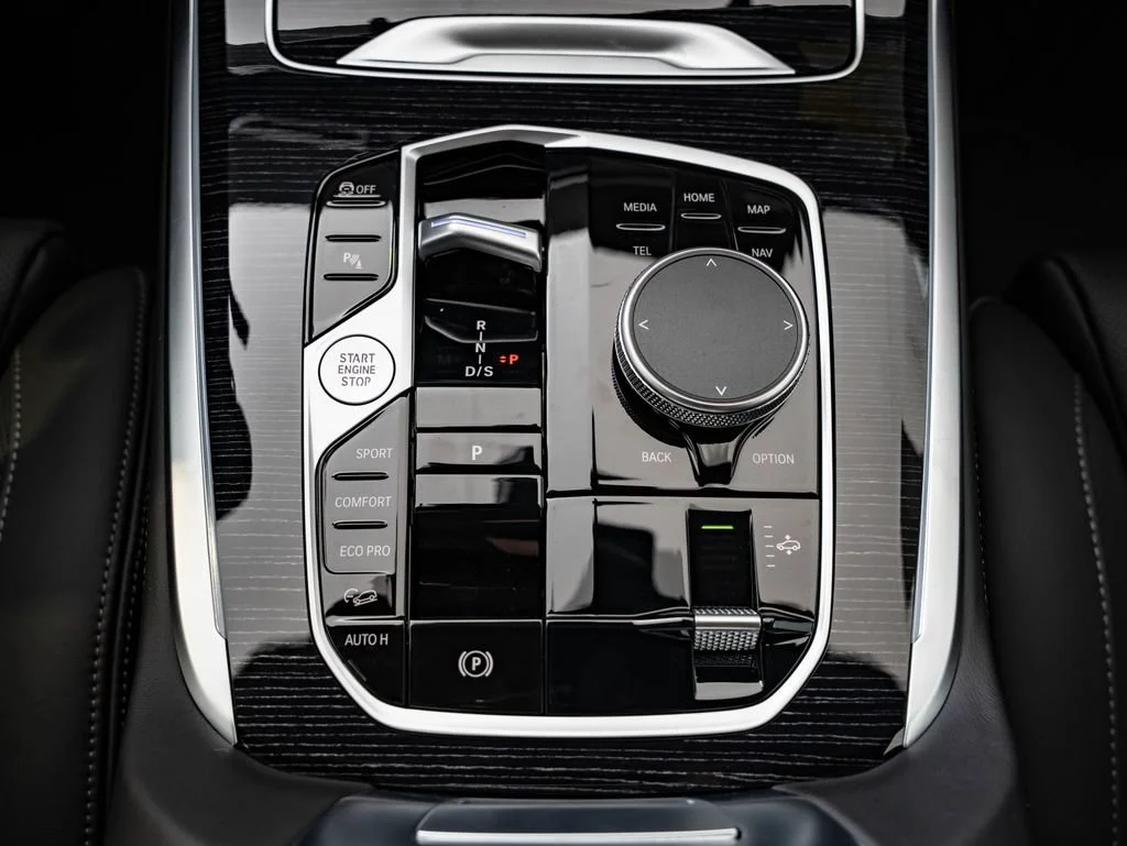 New 2027 Dravit Grey Metallic BMW xDrive40i image 41