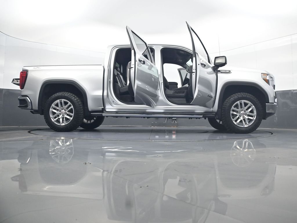Used 2019 Silver GMC SLT image 34
