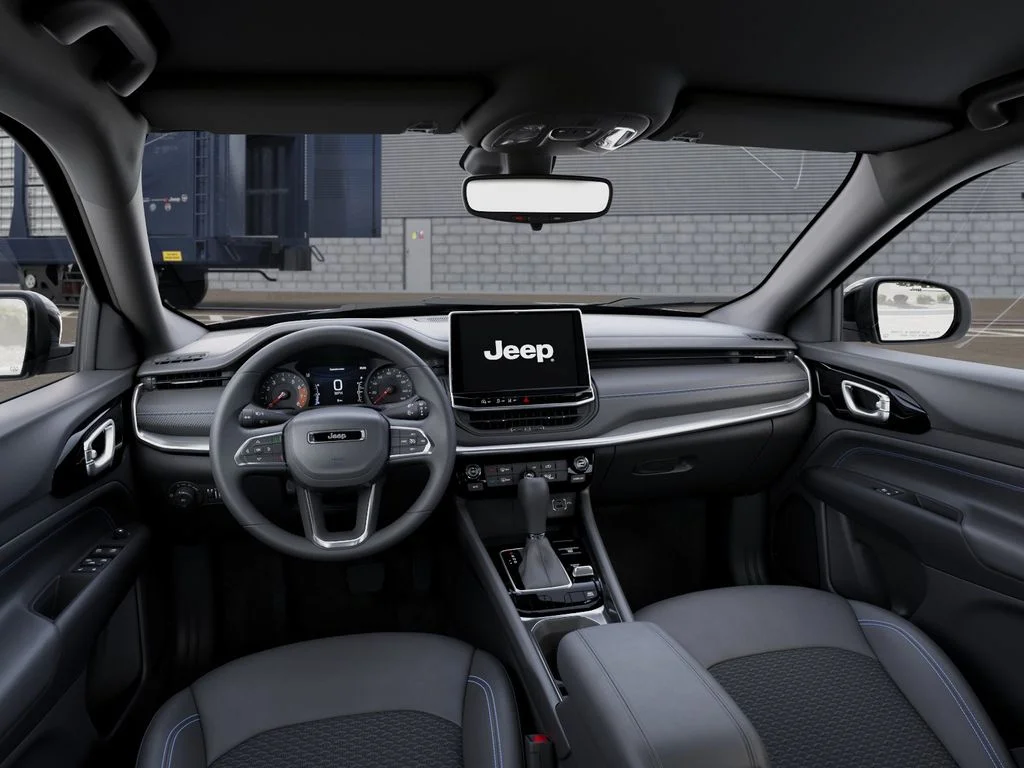 New 2026 Bright White Clear-Coat Exterior Paint Jeep Latitude image 14