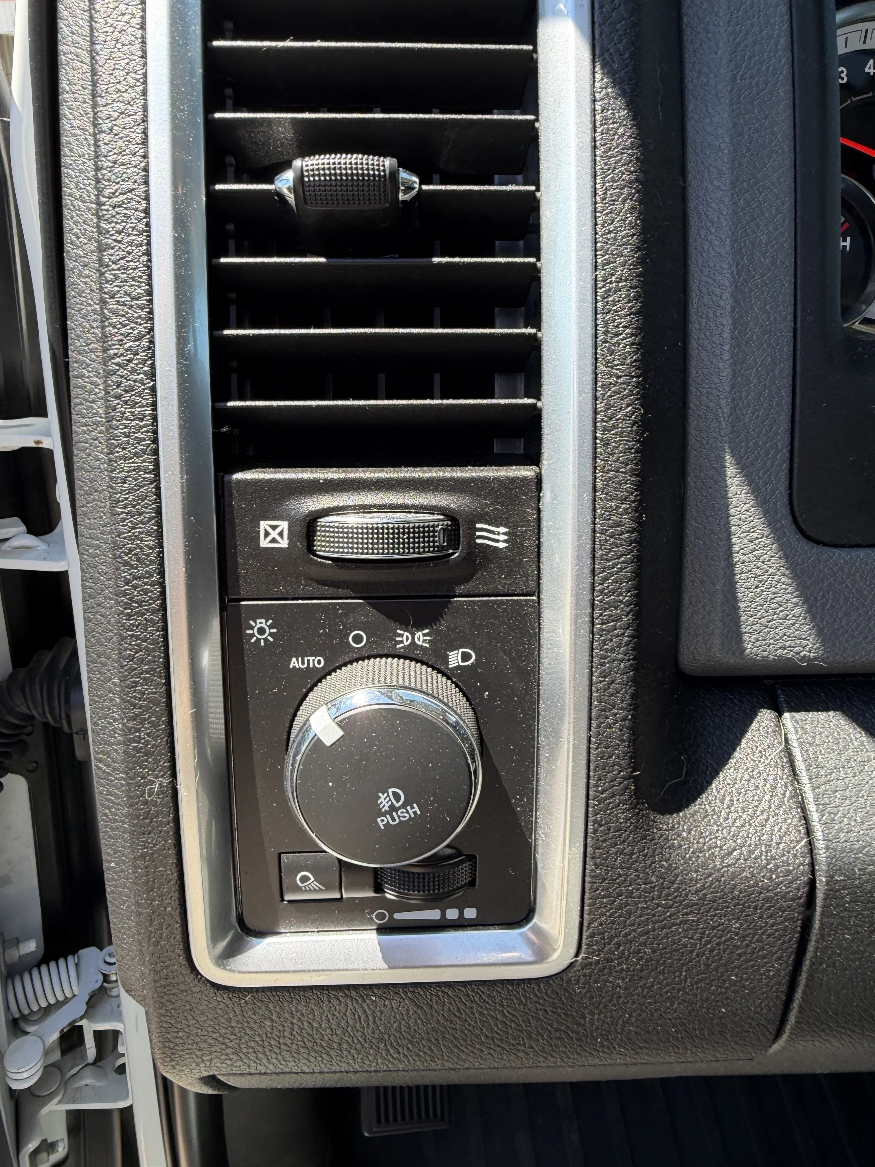 Used 2018 Bright White Clearcoat Ram Harvest image 11