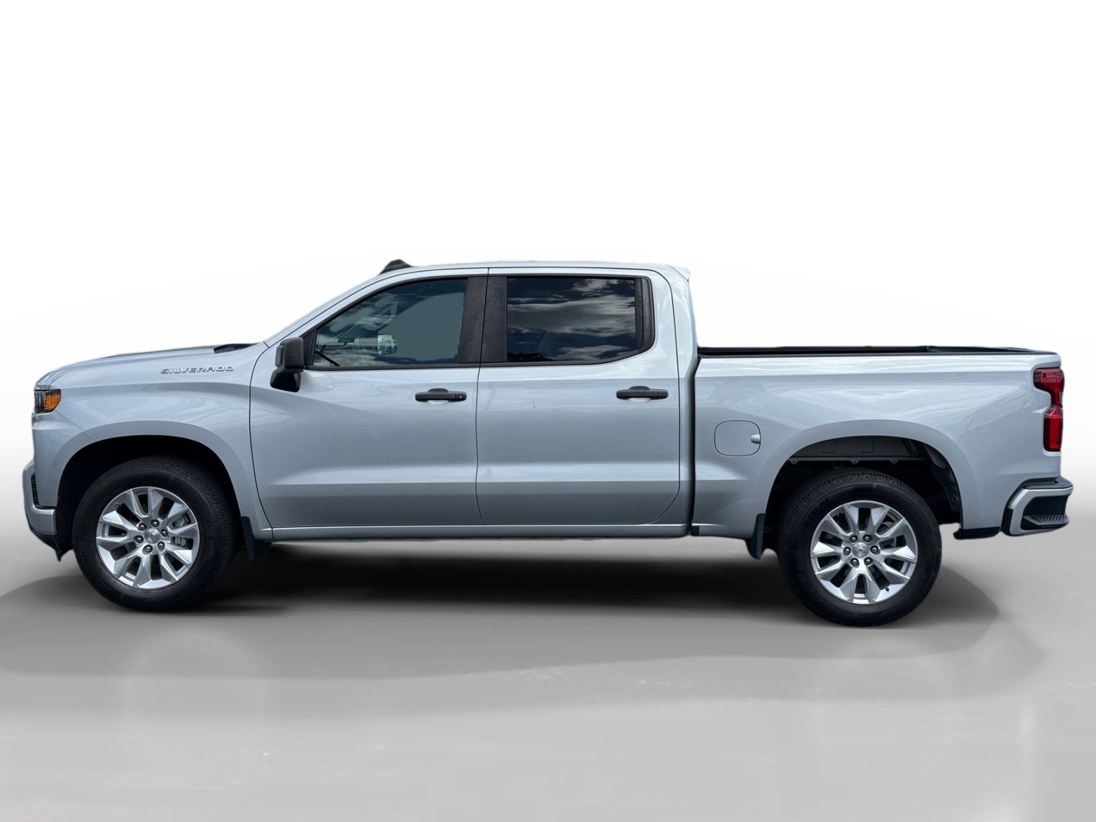 Used 2021 Silver Ice Metallic Chevrolet Custom image 2