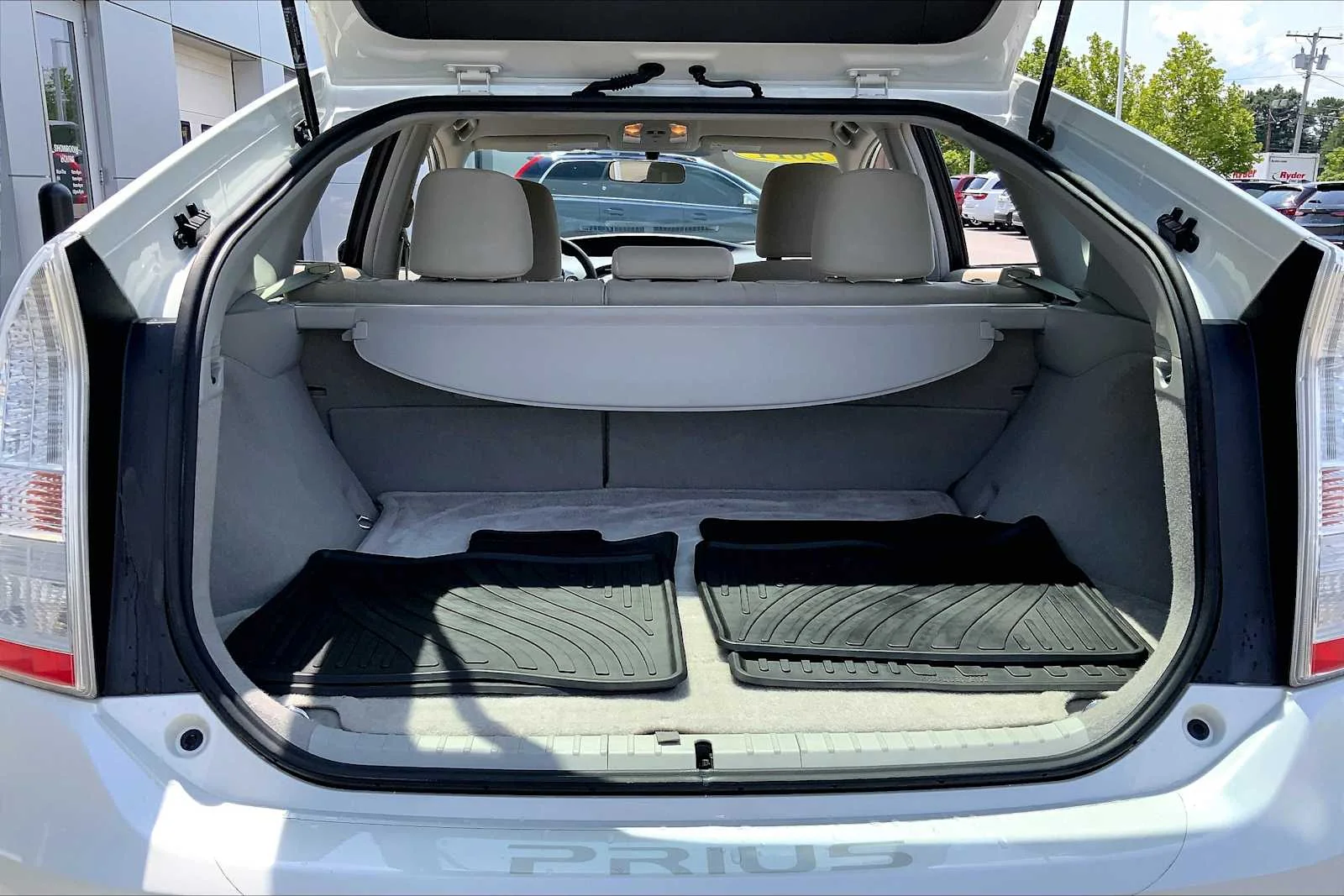 Used 2011 Blizzard Pearl Toyota III image 33