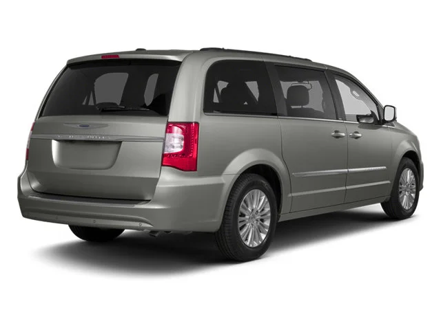Used 2013 Cashmere Pearl Chrysler Touring image 7
