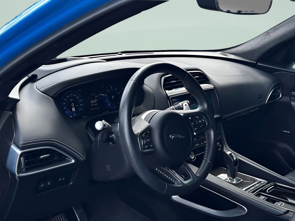 Used 2020 Blue Jaguar SVR image 9