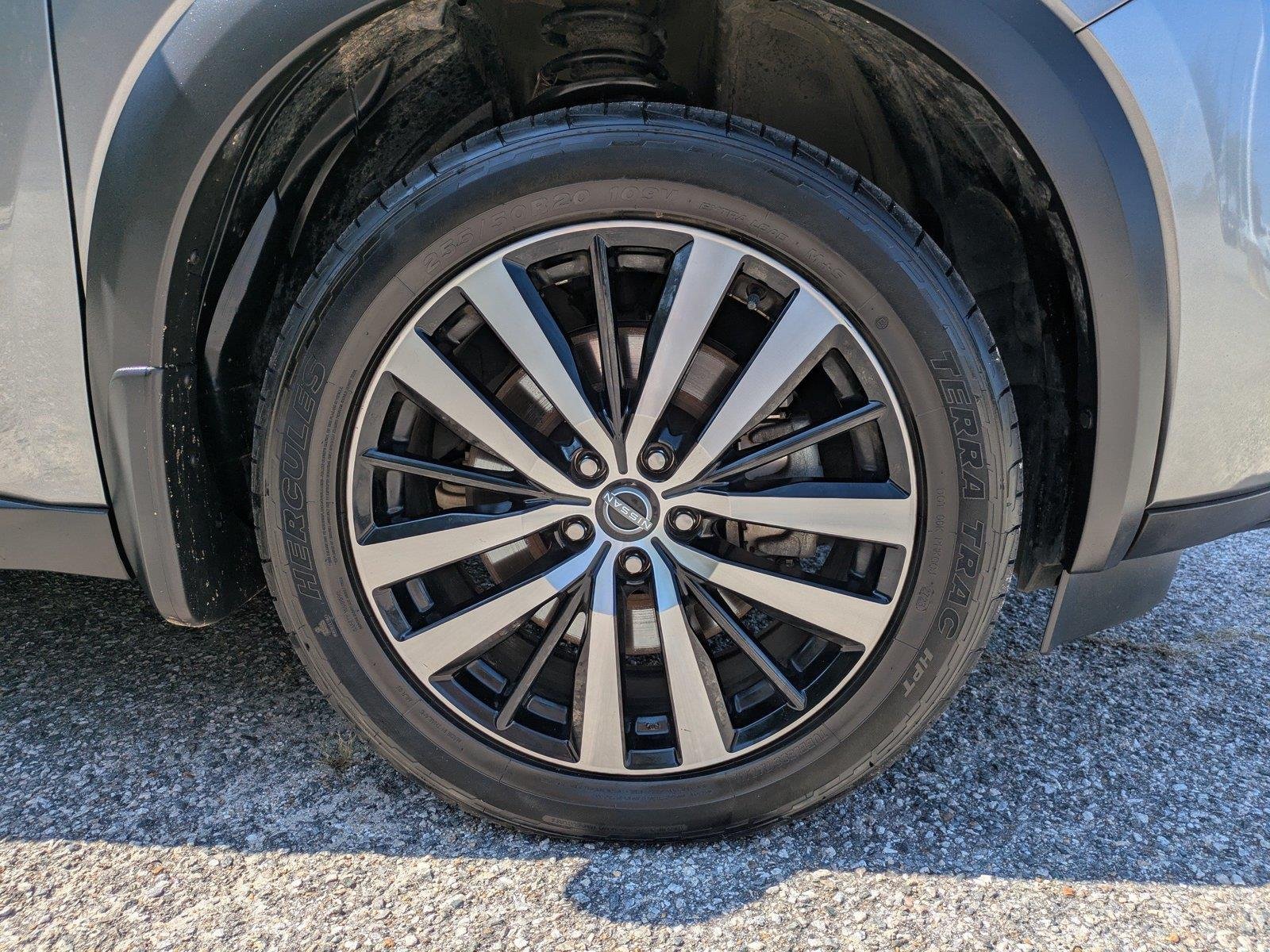 Used 2023 Gun Metallic Nissan Platinum image 11
