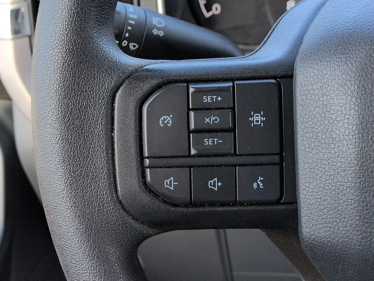 Used 2023 Black Ford XLT image 25