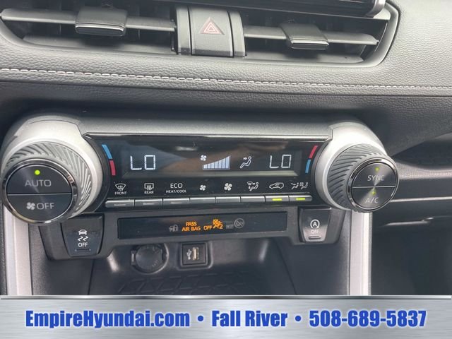 Used 2025 Silver Sky Metallic Toyota XLE image 24