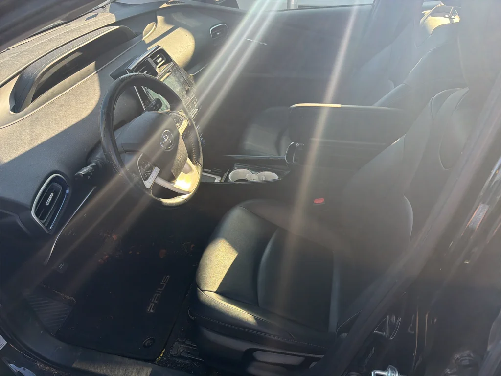 Used 2016 Midnight Black Metallic Toyota Three Touring image 7