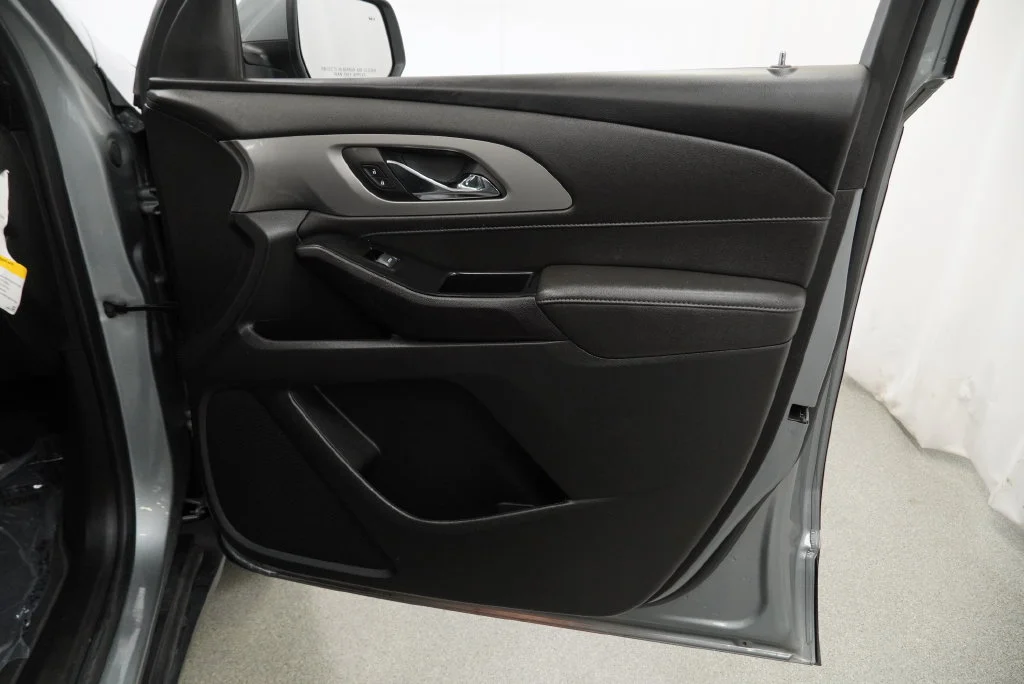 Used 2023 STERLING GRAY METALLIC Chevrolet LT Cloth image 46