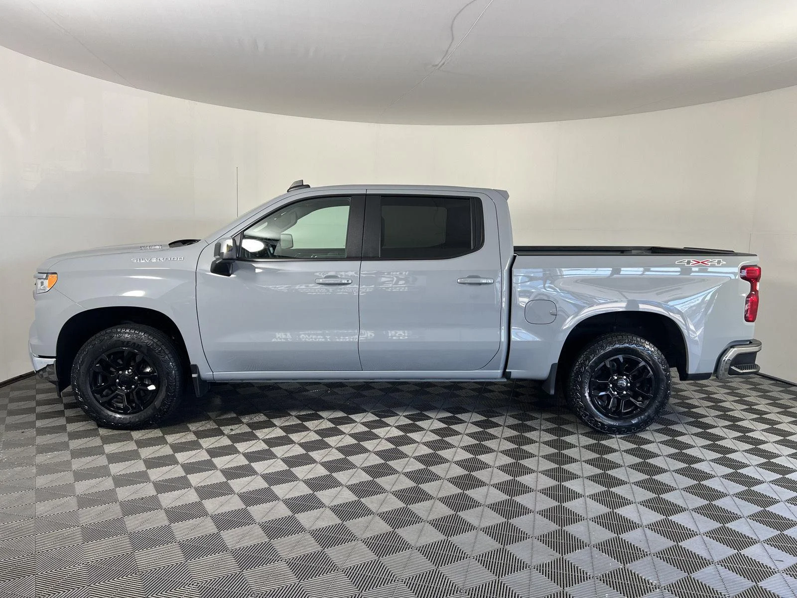 Used 2024 Slate Gray Metallic Chevrolet LT (2FL) image 26