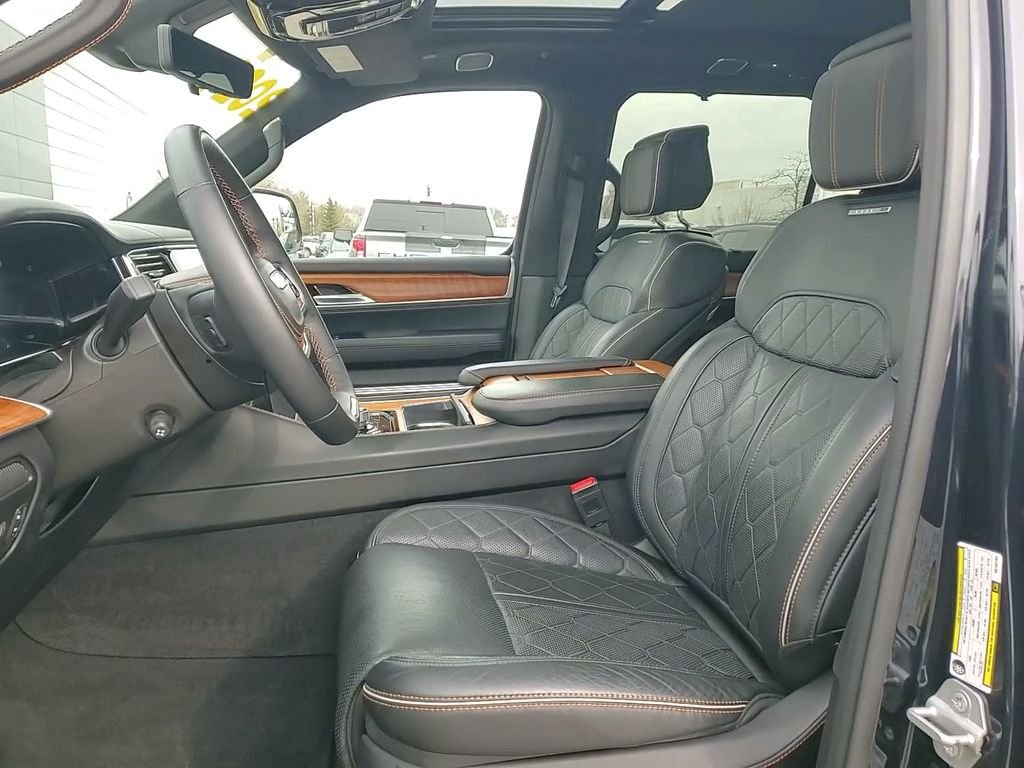 2024 Jeep Grand Wagoneer L Series III - Photo 28