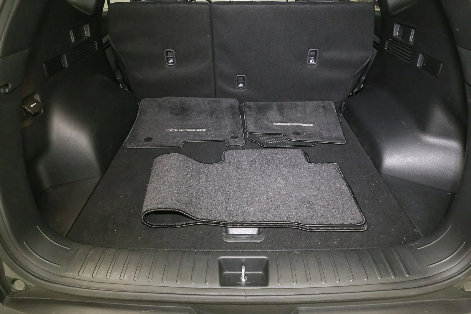 Used 2023 Amazon Gray Hyundai SEL Convenience image 13