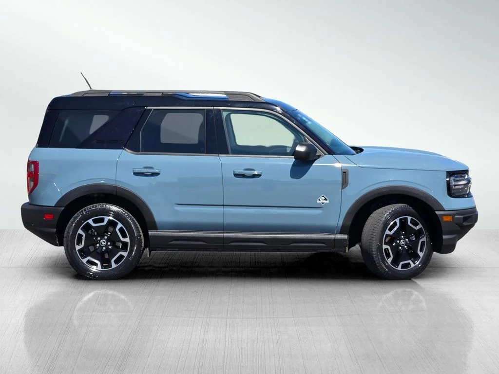 Used 2021  Ford Outer Banks image 3