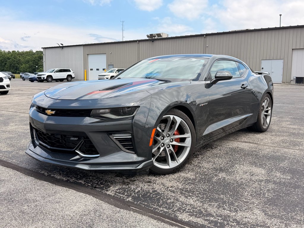 Used 2017  Chevrolet 2SS image 1