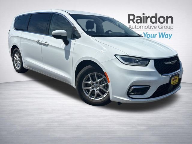 2023 Chrysler Pacifica's photo