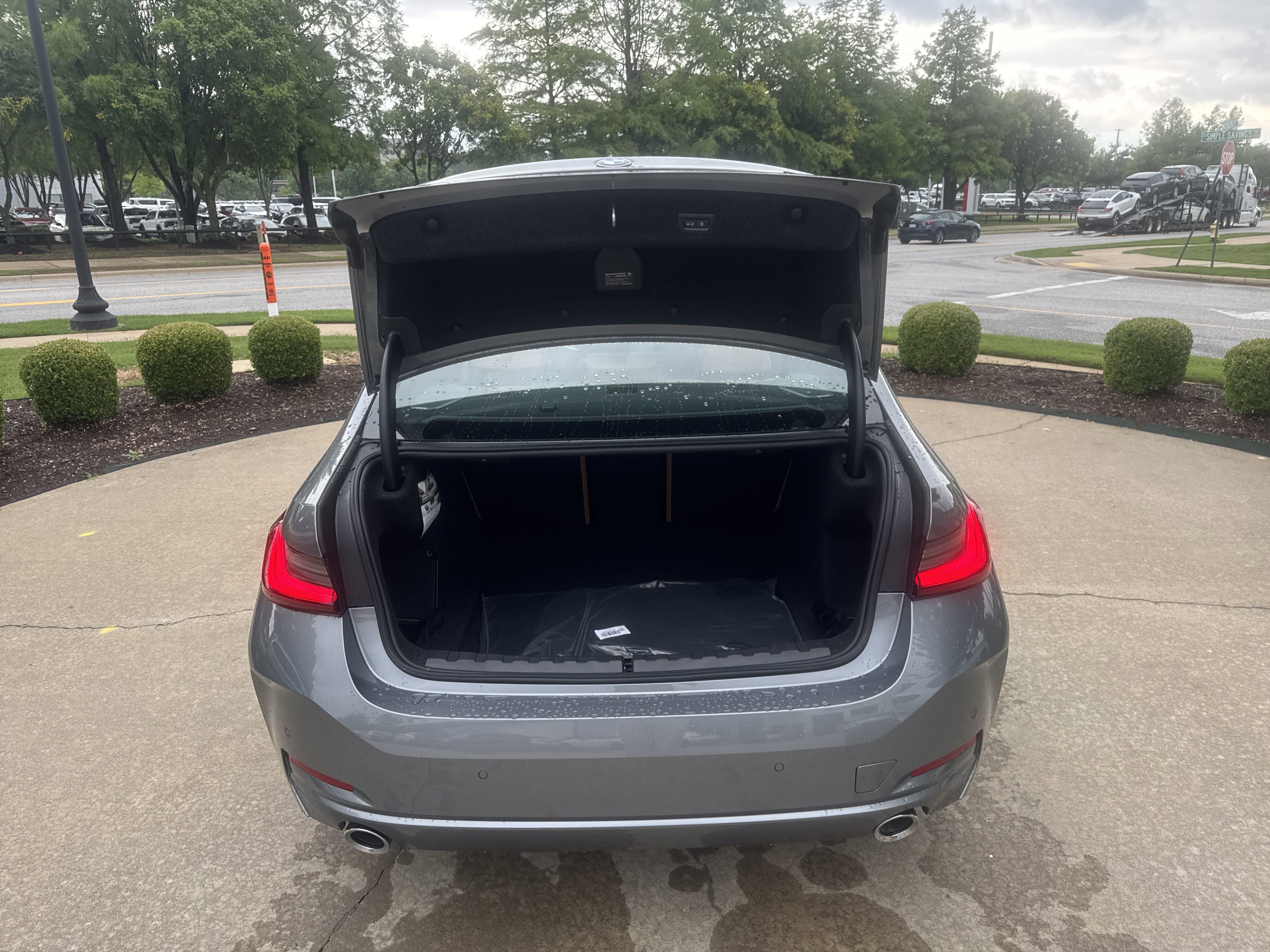 2025 BMW 3 Series 330i - Photo 24