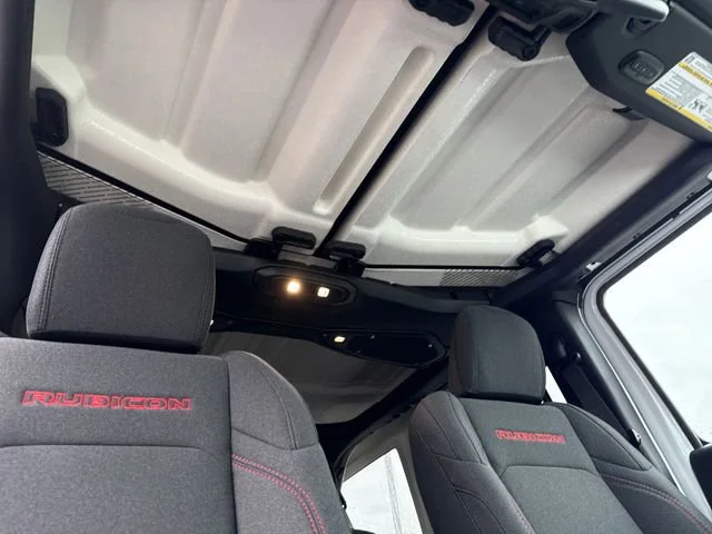 New 2026 Bright White Clear-Coat Exterior Paint Jeep Rubicon image 24