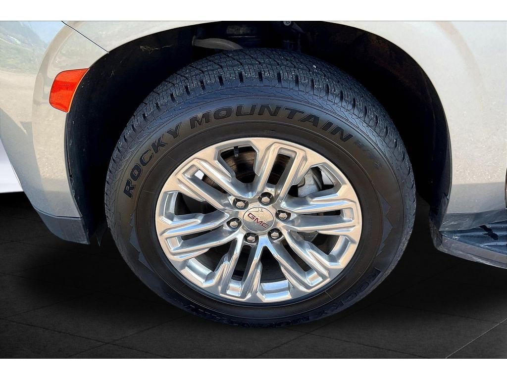Used 2024 Sterling Metallic GMC SLT image 7