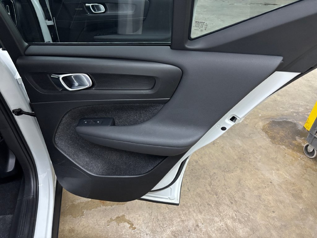 Certified Used 2023 Crystal White Volvo Ultimate image 18