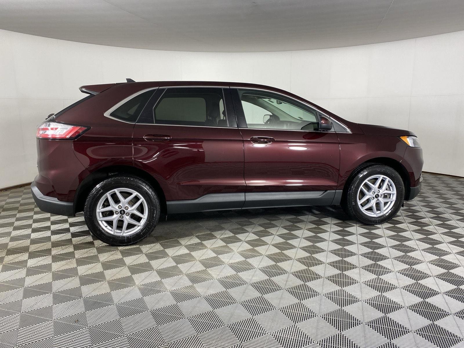 Used 2024 Burgundy Velvet Metallic Tinted Clearcoat Ford SEL image 22