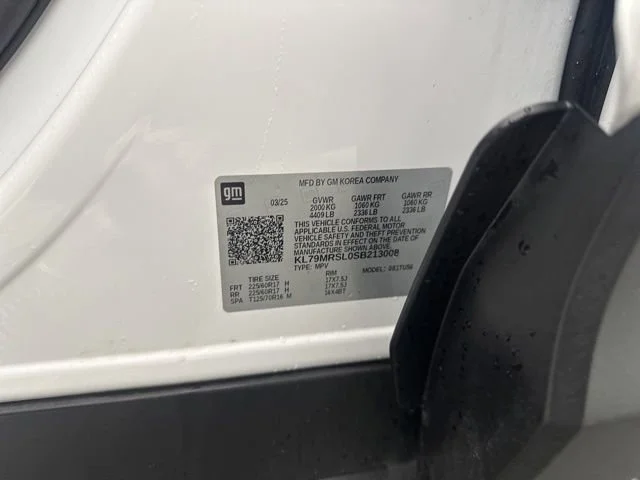 Used 2025 Summit White Chevrolet LT image 26