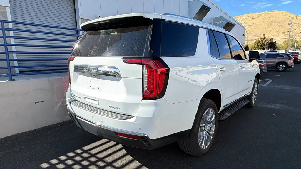Used 2022 Summit White GMC SLT image 2