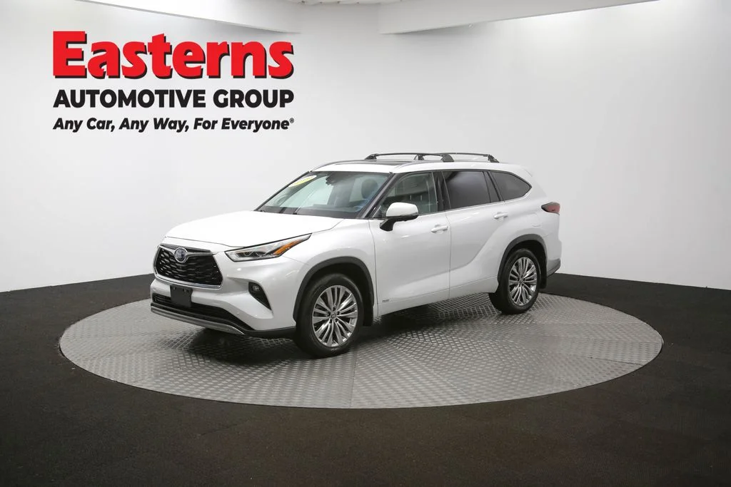 Used 2024 Beige Toyota Platinum image 62