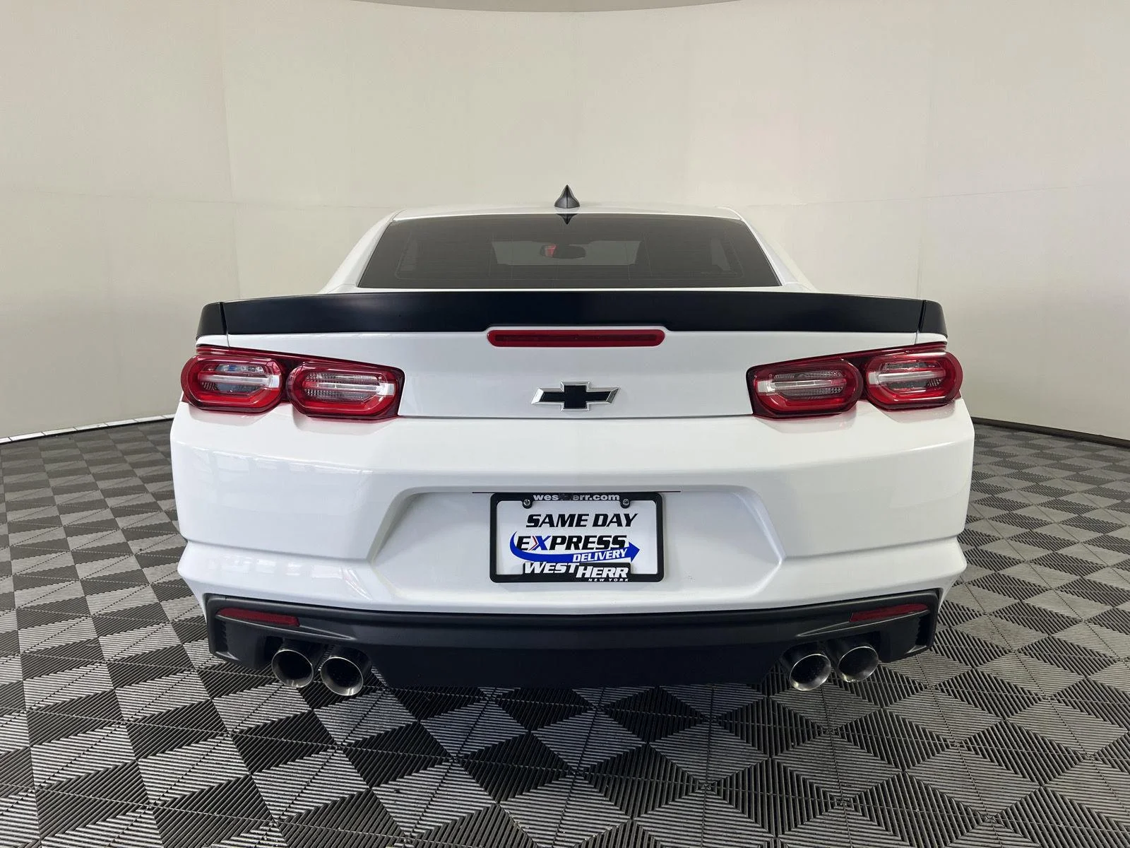 Used 2024 Summit White Chevrolet 2LT image 24