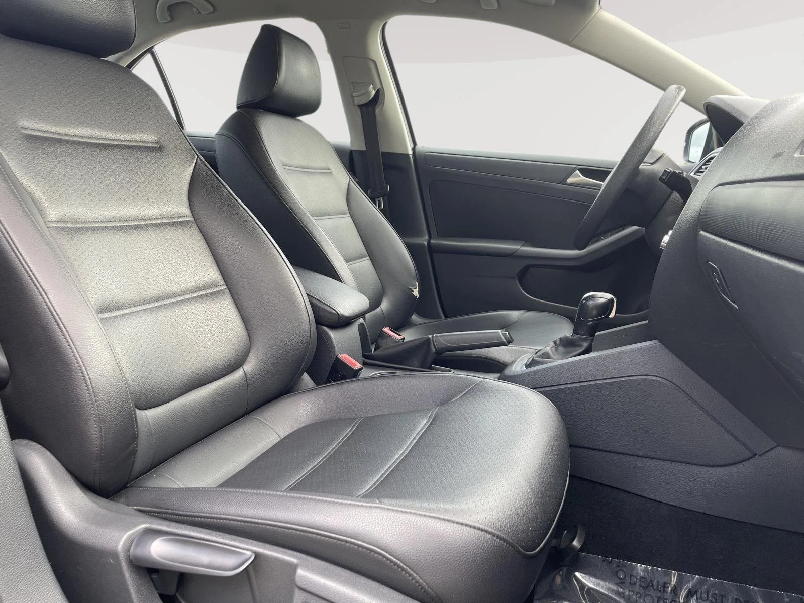 Used 2014 Platinum Gray Metallic Volkswagen SE image 4