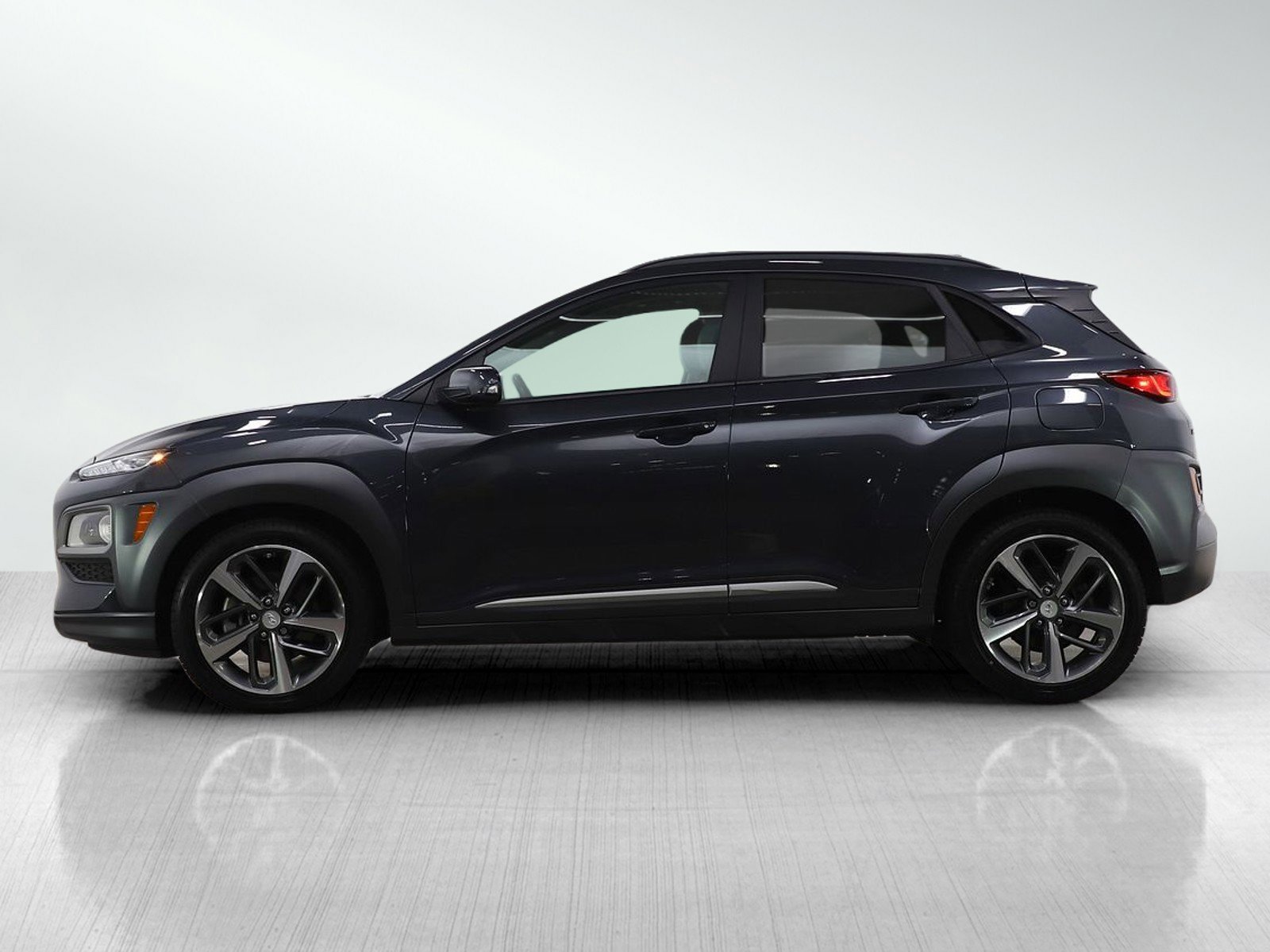 Used 2020 Hyundai Kona Limited with VIN KM8K3CA54LU509500 for sale in Burnsville, Minnesota