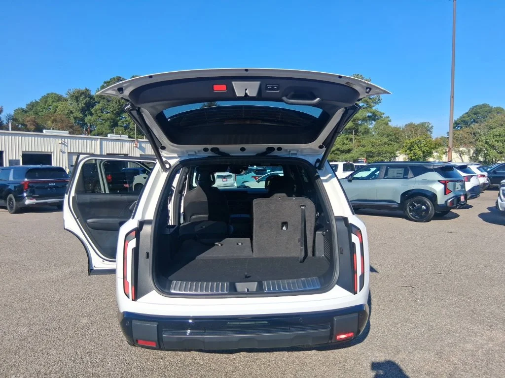 Certified Used 2027 White Kia X-Line SX-Prestige image 21