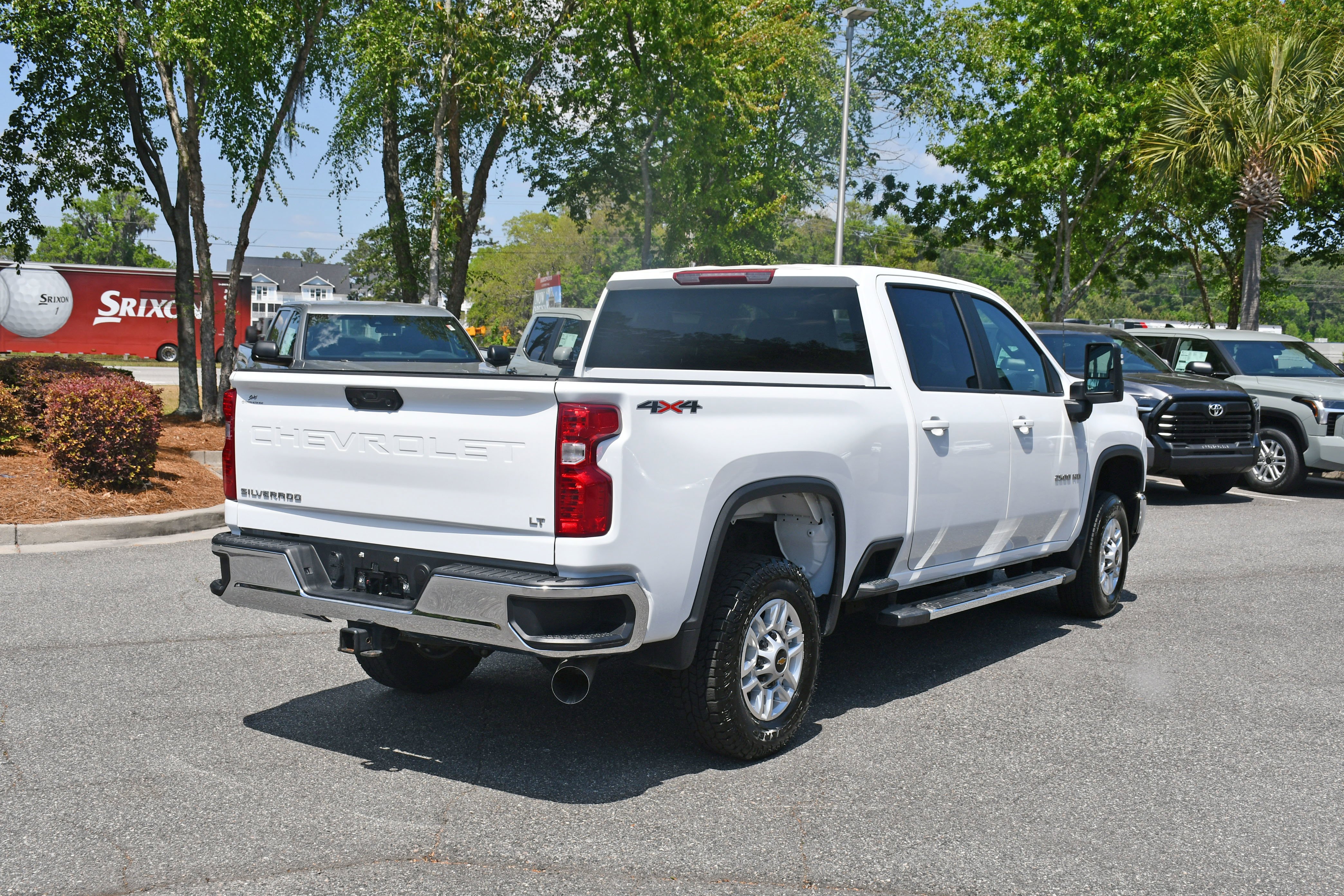Used 2025 White Chevrolet LT image 3
